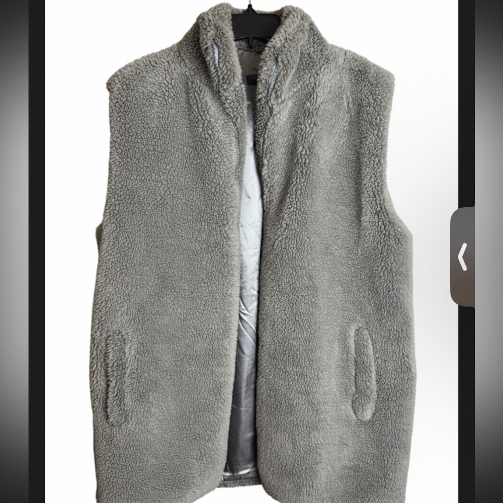 Janice Women’s Gray Sherpa Vest